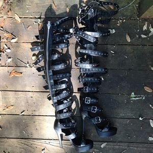 CURRENT MOOD DOLLS KILL THIGH HIGH BUCKLE HEELS